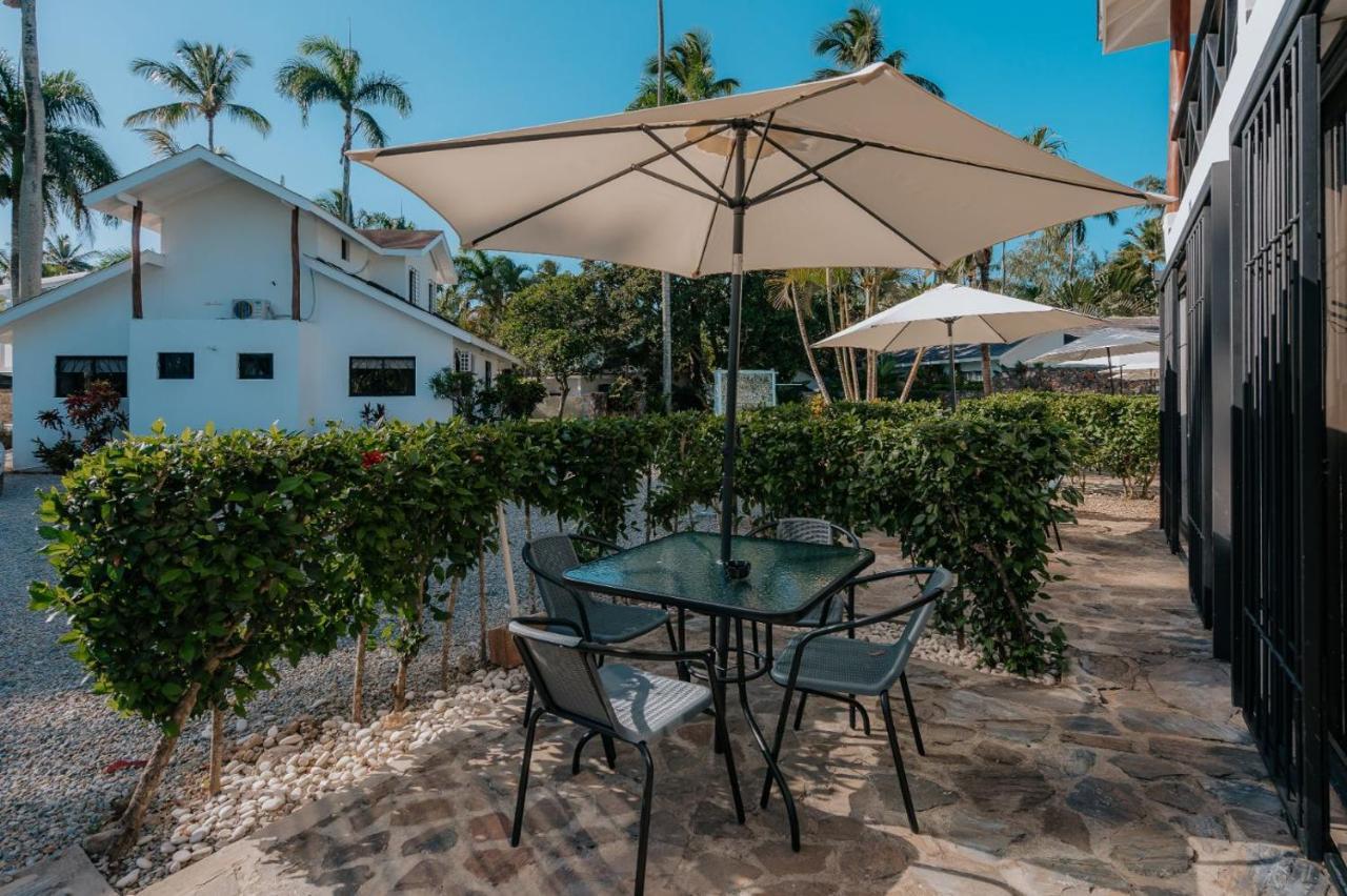 Condo Hotel Playa Las Ballenas Лас Терренас Экстерьер фото