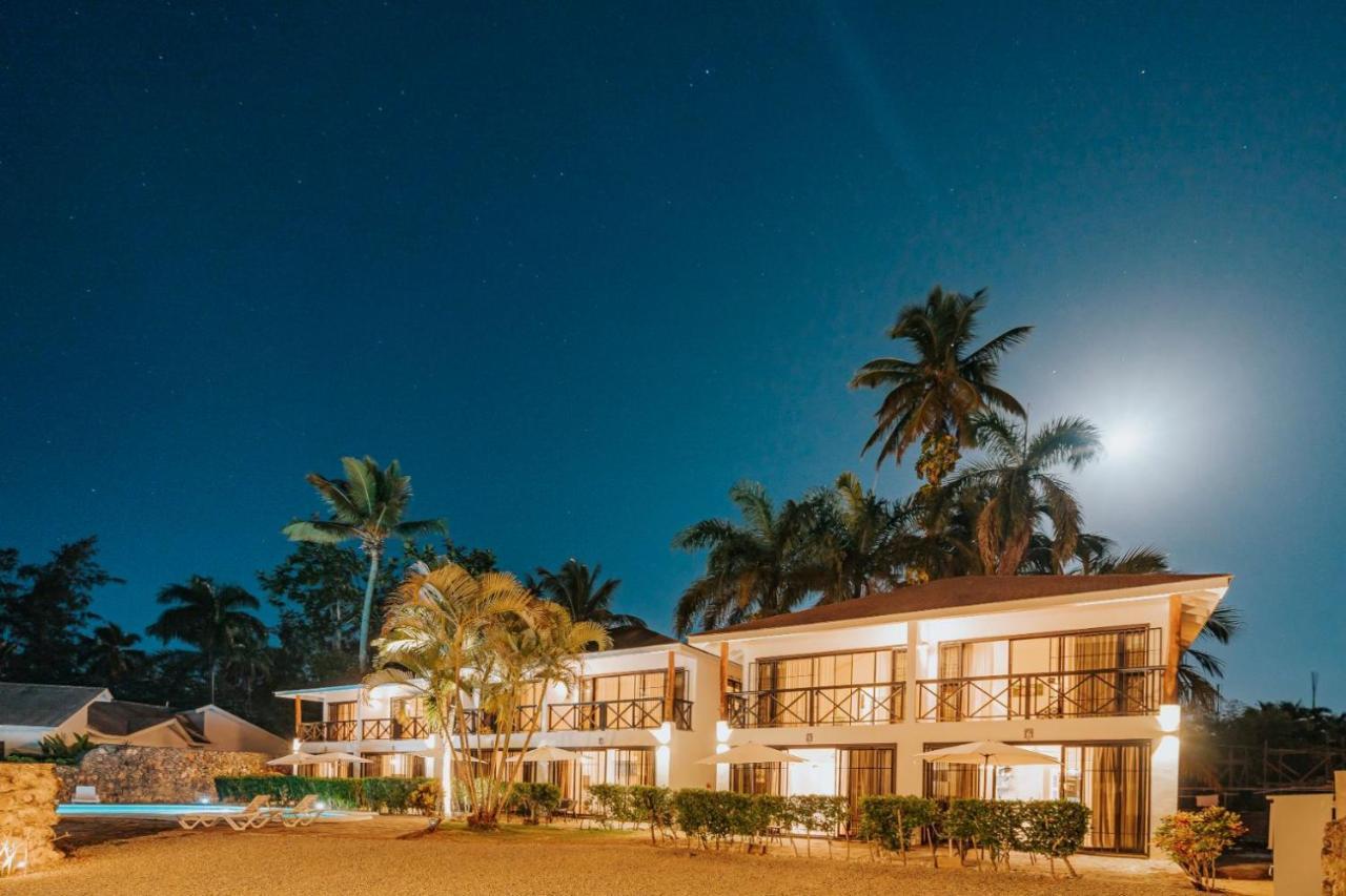 Condo Hotel Playa Las Ballenas Лас Терренас Экстерьер фото